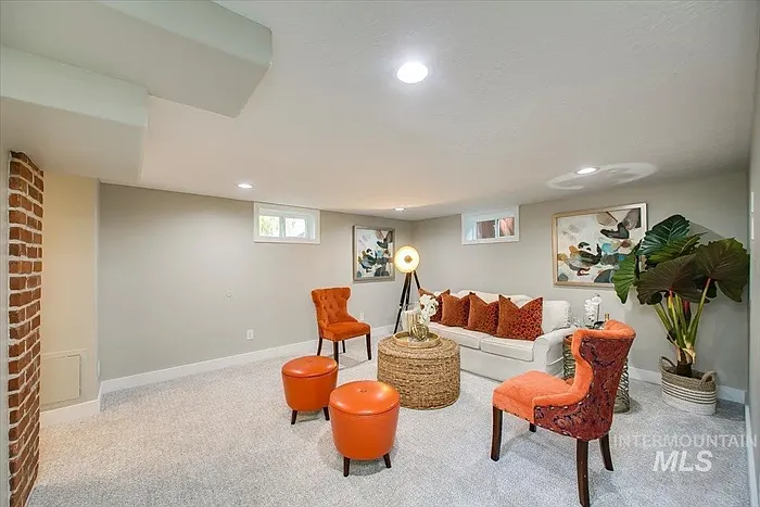 307 S Olive St — Photo 7