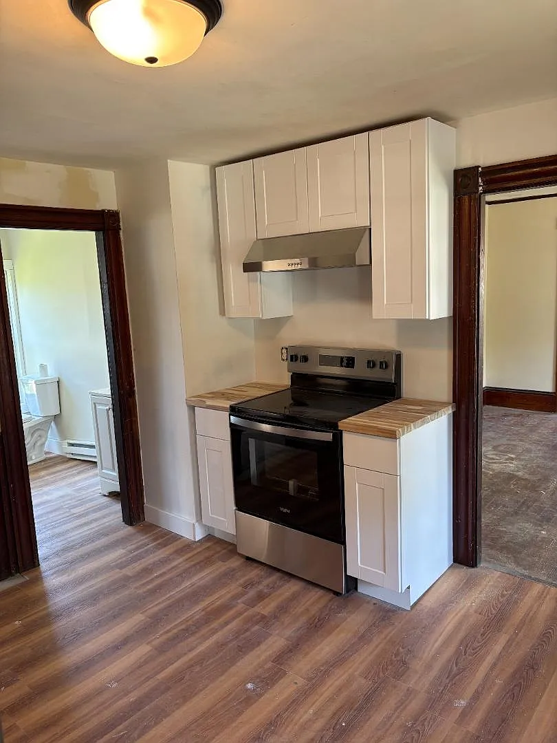 40 Allen St - Unit 2 — Photo 3