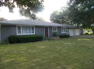 216 Maple St, Pella, IA 50219