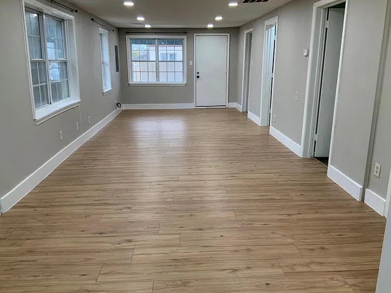 2415 Perry St — Photo 3