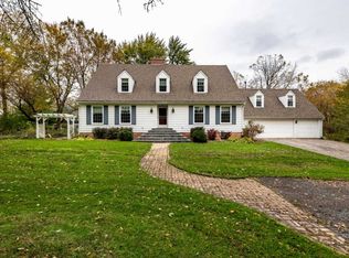 1201 E Bonner Rd, Wauconda, IL
