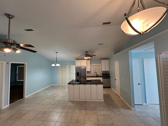 5th image of 1423 Heather Glen Dr