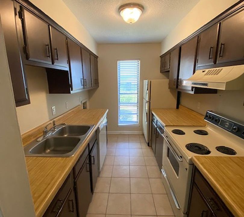 1st image of 530 Deerwood St APT A5