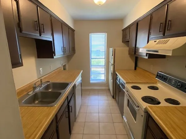 Spacious 2 bedroom , 1 bath - Just 8 minutes from the University of South Carolina!