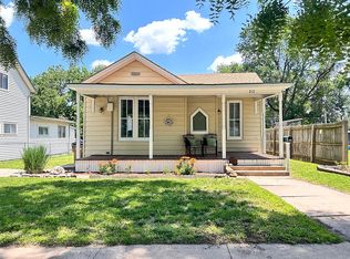212 N 6th St, Sterling, KS 67579