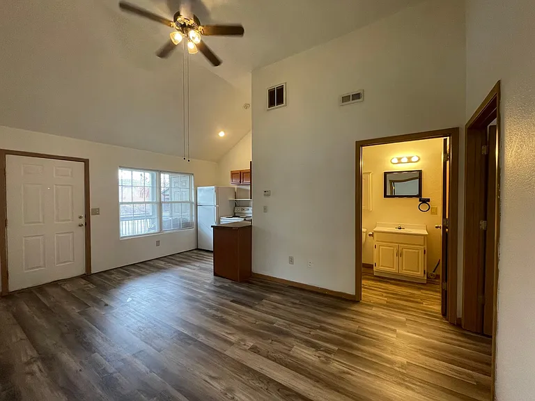 9516 Main Entrance Dr — Photo 29