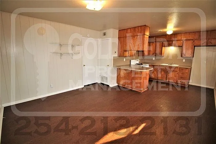 801 Pecan Cir — Photo 2