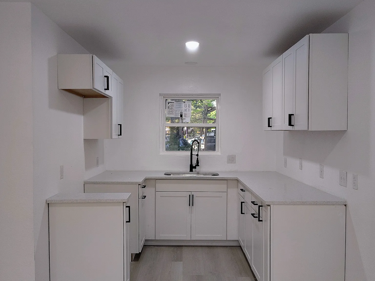3 bed, 1274 sqft, $1,650 — Photo 2
