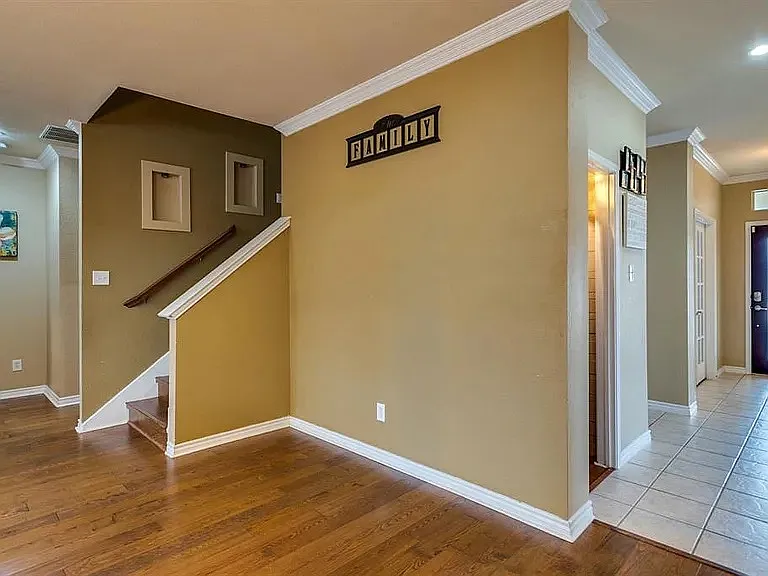 1112 Manassas Dr — Photo 3