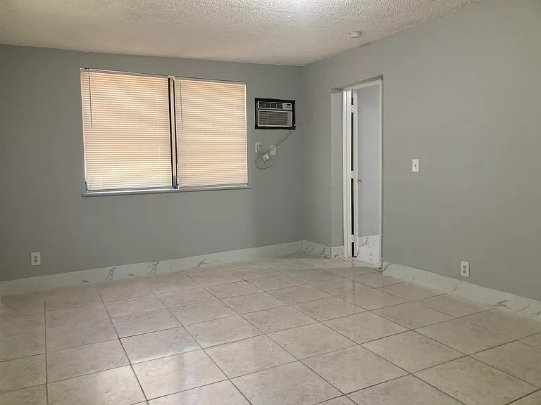 3630 SW 46th Ave — Photo 22
