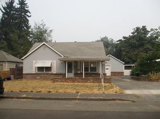 1642 W Catherine Ave, Roseburg, OR 97471