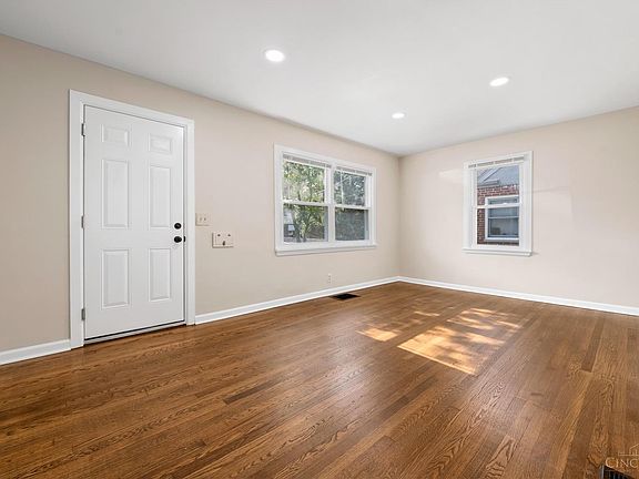 2nd image of 6913 Lois Ave