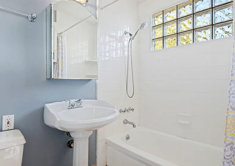 691 Ardmore Dr — Photo 4