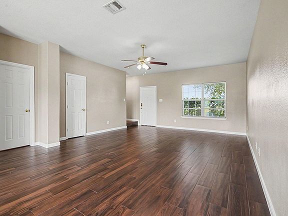5th image of 2622 Tarpon Dr