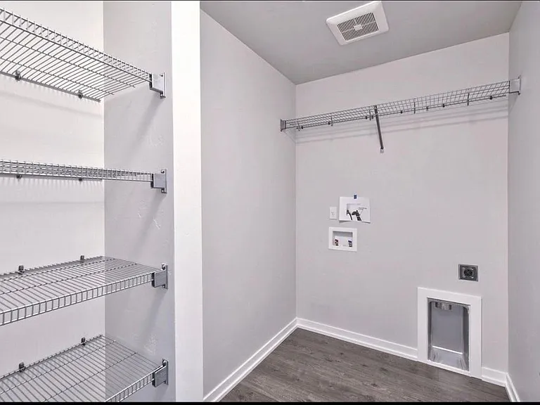 5551 SE Logan Ln — Photo 21