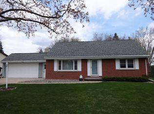 1072 April Ln, Green Bay, WI 54304