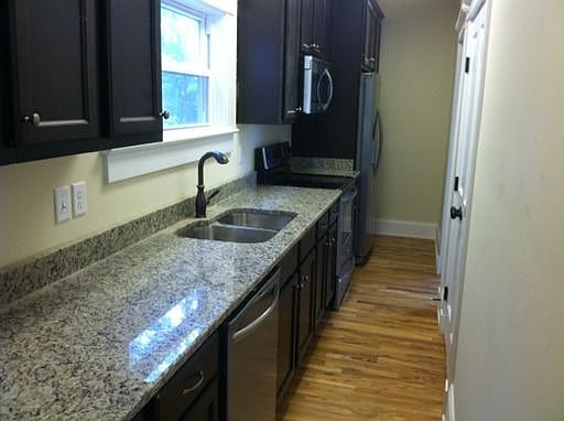 5th image of 3515 E Clay St #A