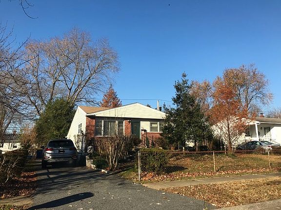 5th image of 305 David Hall Rd