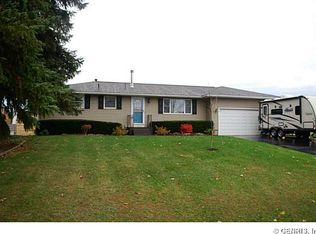 27 Parkerhouse Rd, Rochester, NY 14623