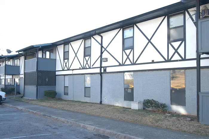 270 Tampa Dr #M9 — Photo 1