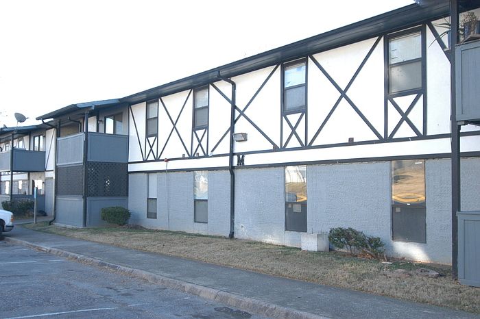 1st image of 270 Tampa Dr APT M9