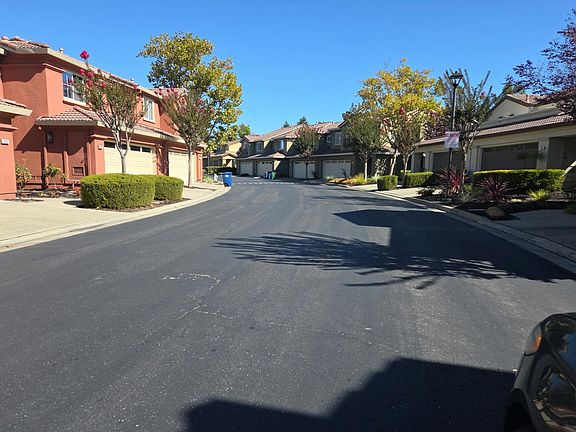 4th image of 101 Coralflower Ln