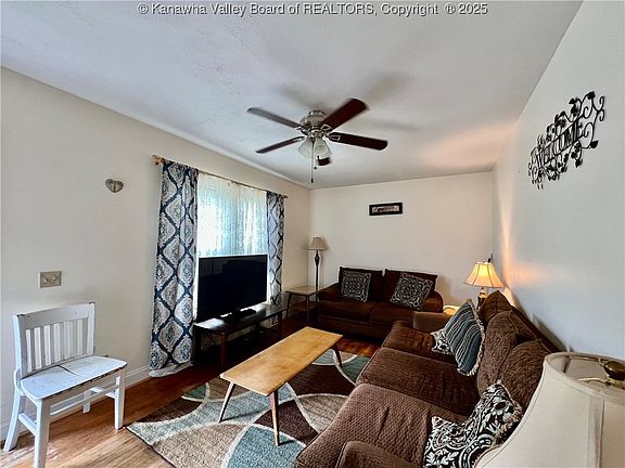 4th image of 477 Kanawha Ave