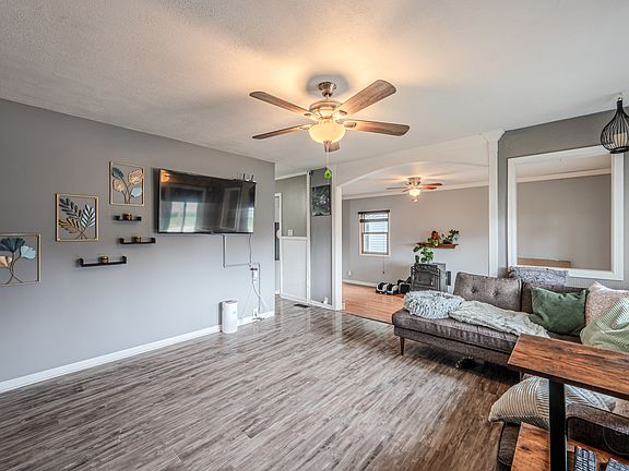 4th image of 404 Kenyon Ave
