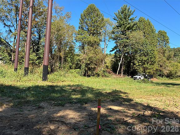4th image of 233 E Oakview Rd