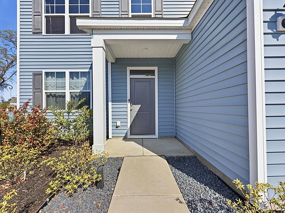 2nd image of 512 Latigo Way