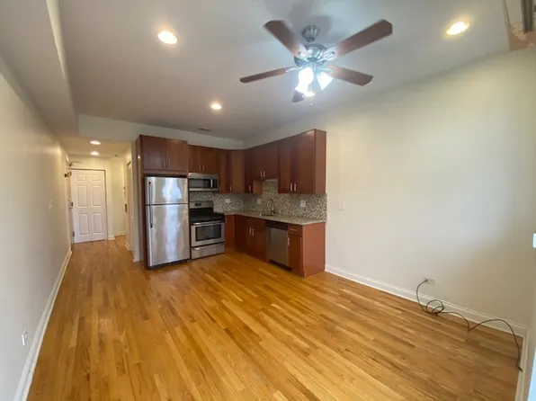 Washington 2120 W, 2120 W Washington Blvd, Chicago, IL 60612