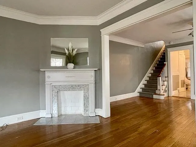 1288 W 104th St — Photo 2