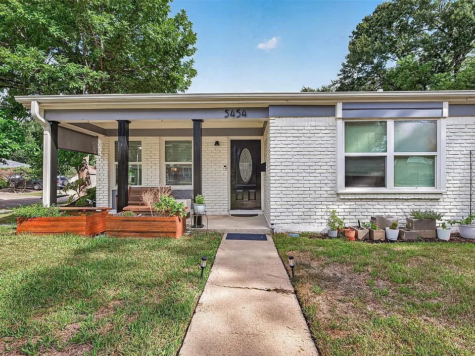 5454 Creekbend Dr