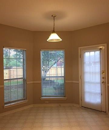 4th image of 5808 Kensington Dr
