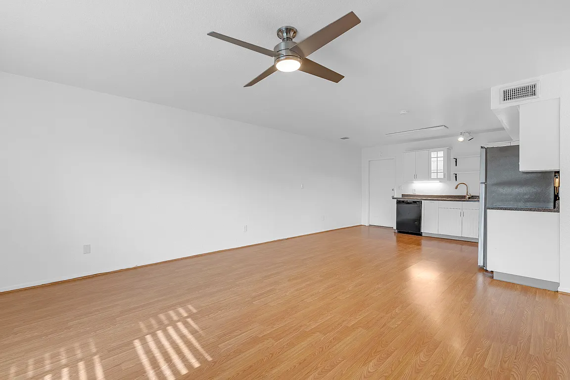 2 bed, 1.5 bath, 1081 sqft, $2,850 — Photo 4