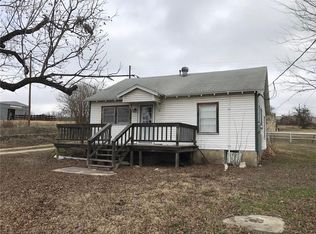 610 E 2nd St, Hico, TX 76457