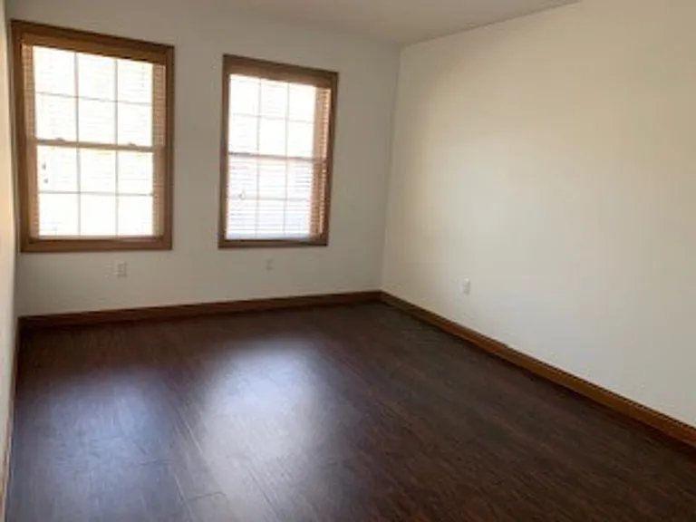 112 College Avenue — Photo 32