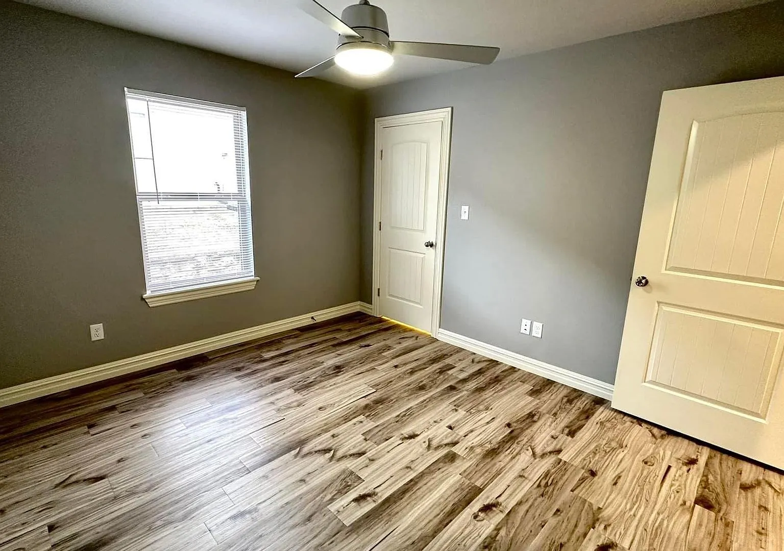3 bedroom Duplex with move in special — Photo 4