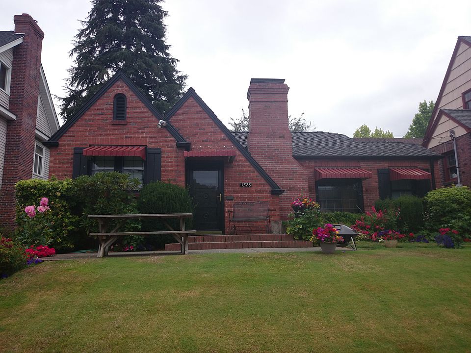 2nd image of 1528 46th Ave SW