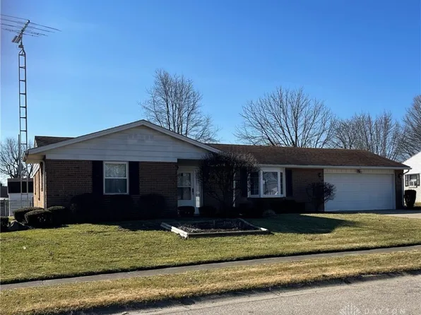 413 Little League Dr, Eaton, OH 45320