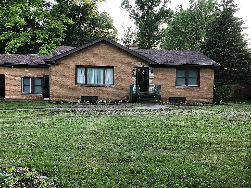 108 Reinders Rd photo 1