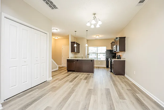 108 Jennifer Pierce Dr — Photo 6