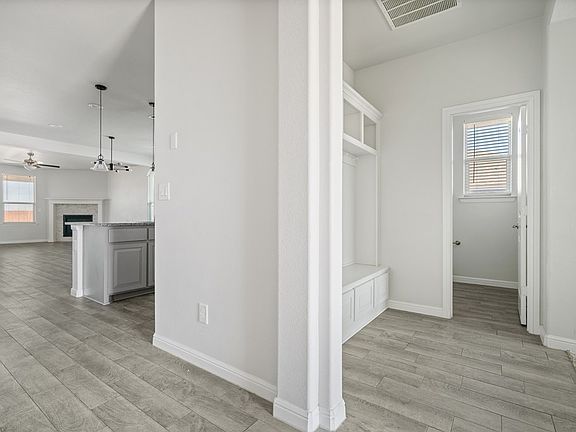 3rd image of 7100 Thomas Paine Rd