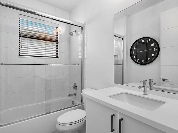 3rd image of 8227 Oceanus Dr