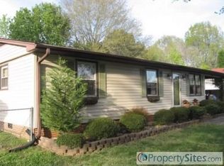 221 Brookmere Rd, Simpsonville, SC 29681