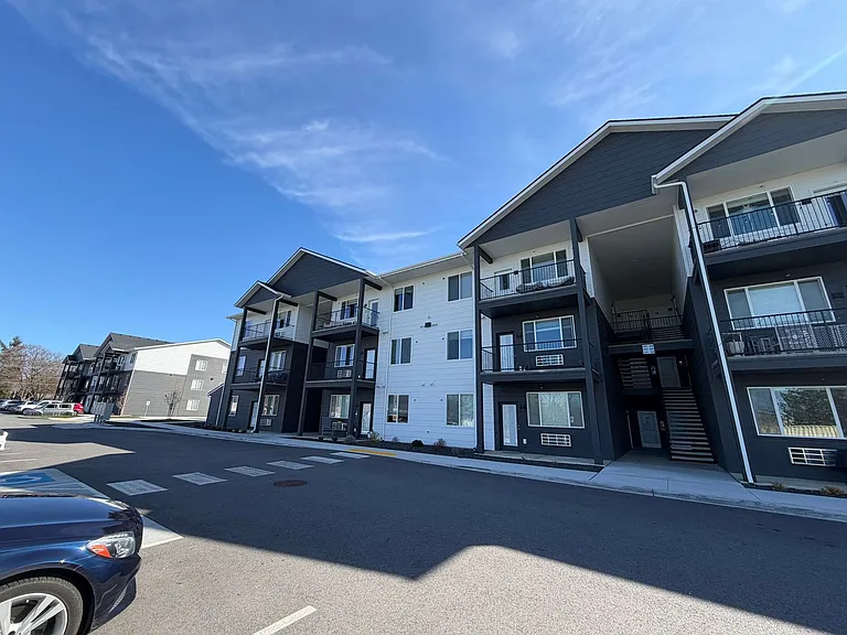Nathan Apartments — Photo 82