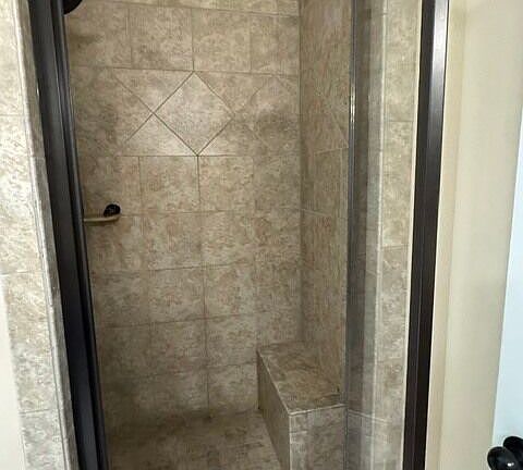 5th image of 320 Homestead Cir