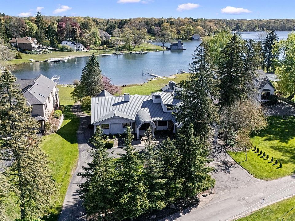 1st image of 2440 Lake Angelus Ln
