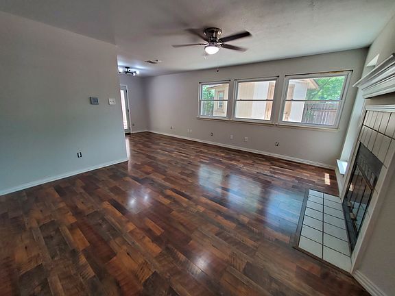2nd image of 1106 Gatehouse Dr