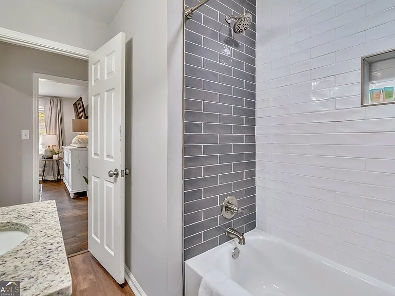 597 S Gordon Rd SW — Photo 13